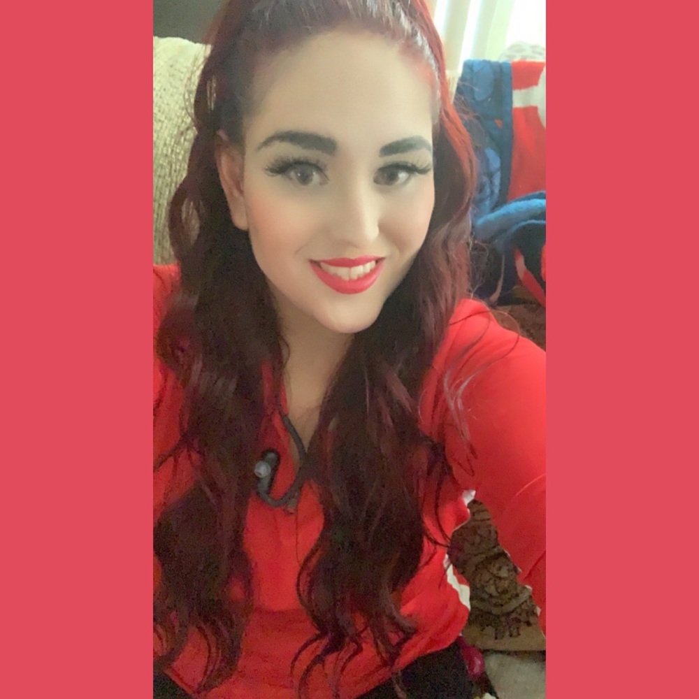 Meet your Posher, Alejandra